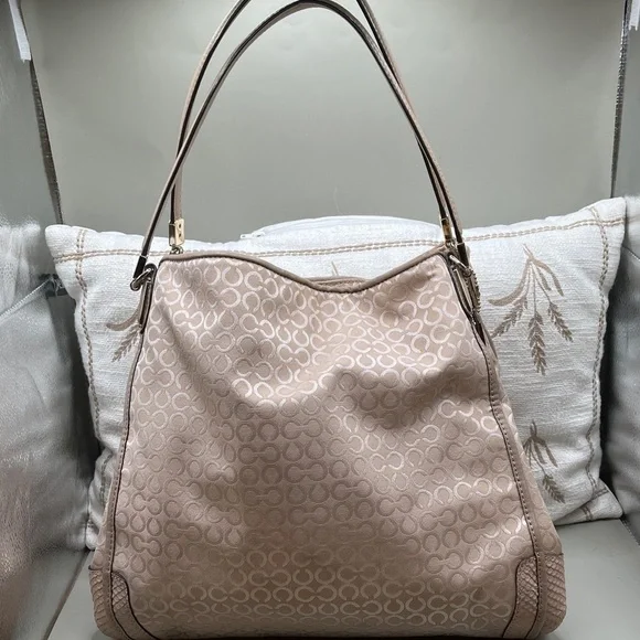 Coach Madison Op Art Pearl Phoebe Elegant Beige Shoulder Bag J1393-27848 Coach - Picture 1 of 10